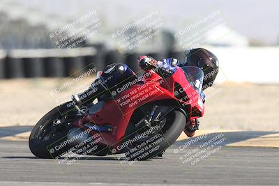 media/Oct-30-2025-Racers Edge (Thu) [[dabbdaf680]]/2-A Group/Session 2 (Turn 16)/